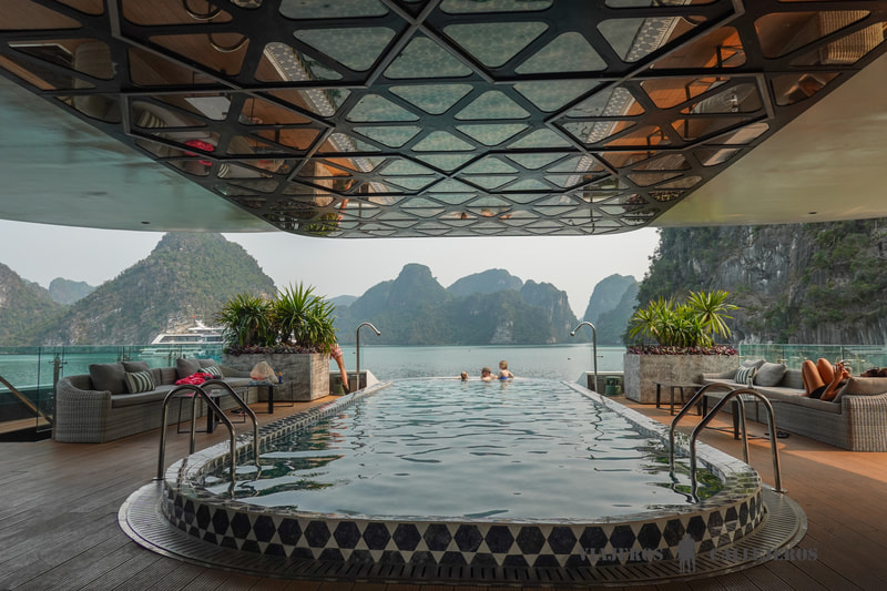Piscina del Elite of the Seas, el mejor crucero por la Bahía de Halong