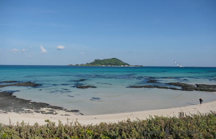 Playa Hyeopjae en la Isla de Jeju en una ruta por Corea del Sur en 15 dรญas