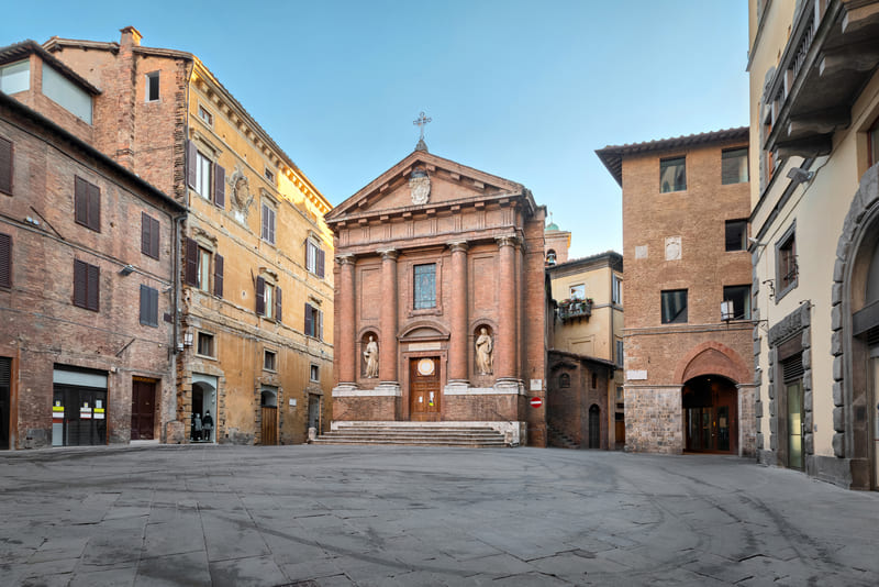 plaza tolomei siena