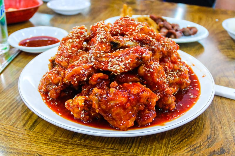 Pollo frito en los restaurantes de Gyeongju