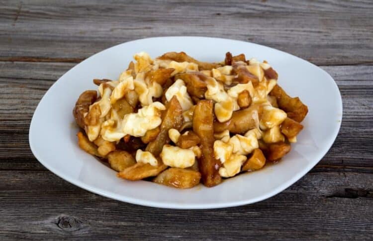 Poutine en los consejos para viajar a Canadá