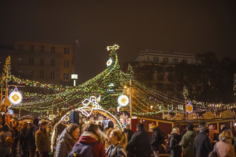 Plaza de la Paz mercado navideƱo Praga