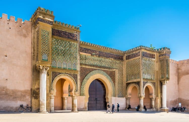 puerta bab el mansour en Meknes en la guía de Marruecos