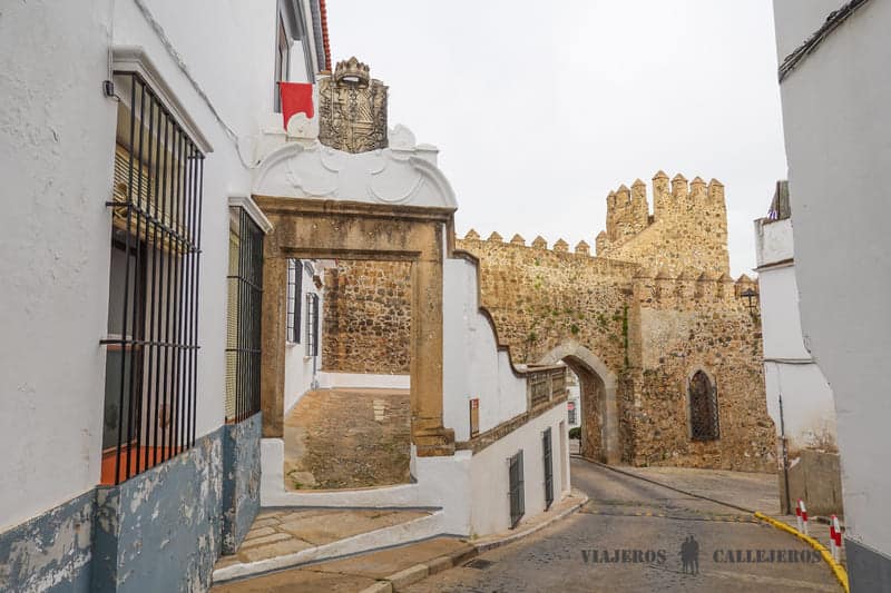 puerta burgos que visitar en Jerez de los Caballeros