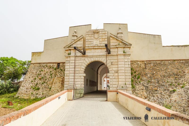 puerta calvario olivenza badajoz