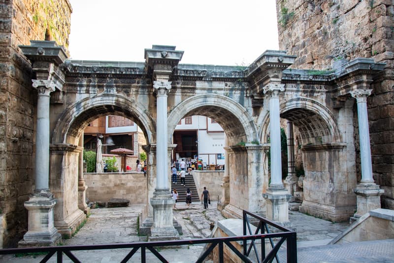 Puerta de Adriano
