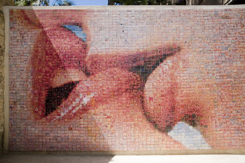 Mural del Beso otro lugar que ver en el Barrio Gótico