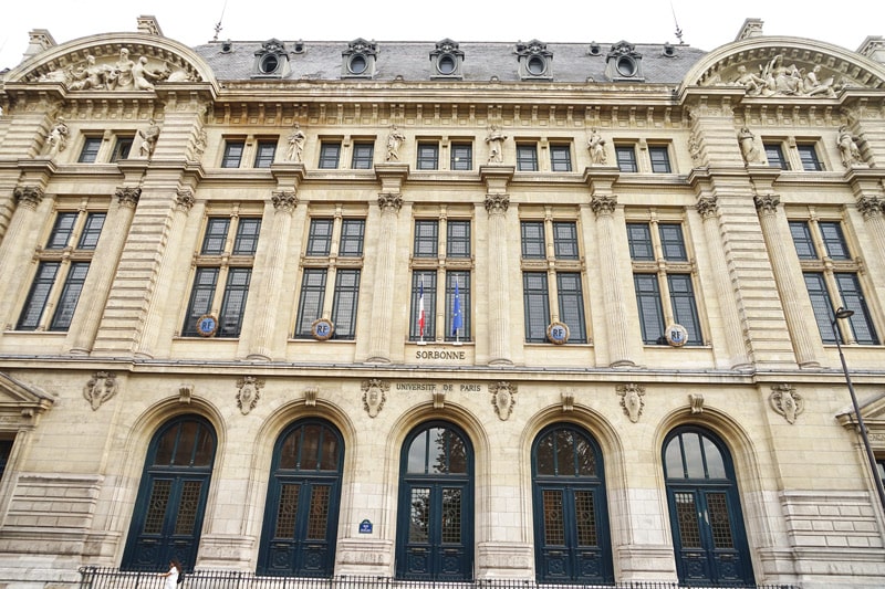 Universidad de la Soborna en el barrio Latino en París