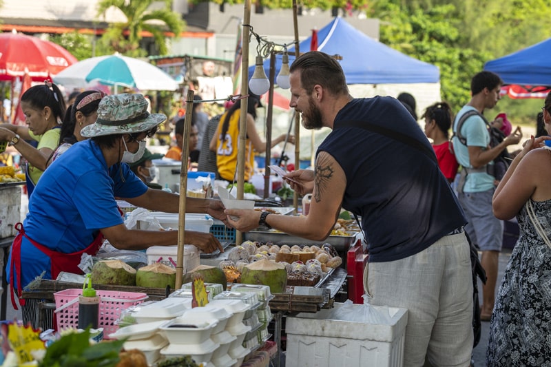 Mercadillo en Thong Sala