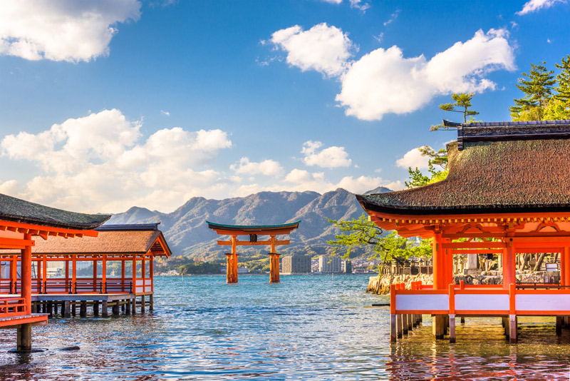 Santuario de Itsukushima en Miyajima en la guía de Japón