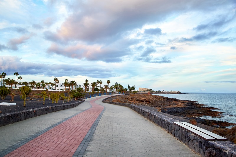Paseo marítimo de Costa Teguise