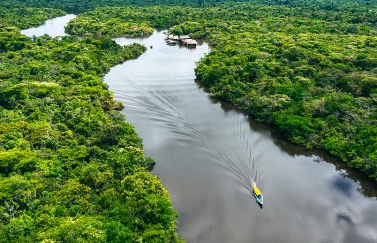Iquitos en Perรบ