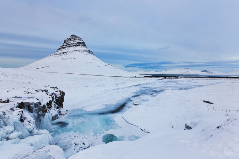 Kirkjufell y Kirkjufellfoss península de Snaefellsnes