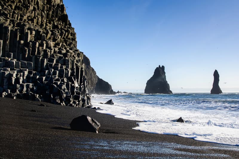 Reynisfjara, otro de los lugares que visitar en Islandia