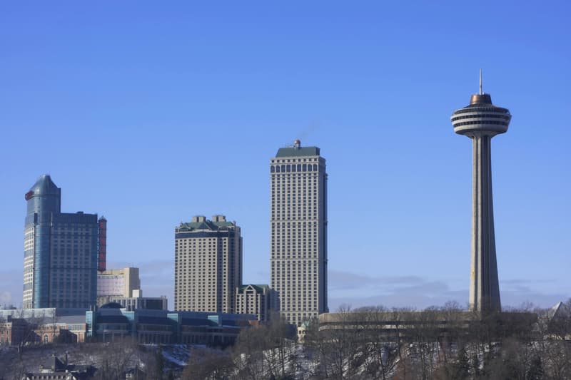 Skylon Tower, otro de los lugares que ver en las cataratas del Niágara