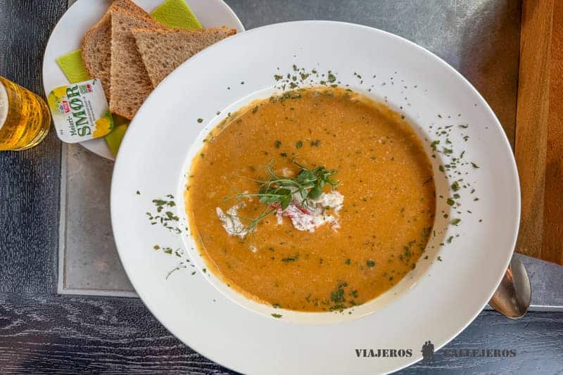 Sopa de pescado en los restaurantes donde comer en Stavanger