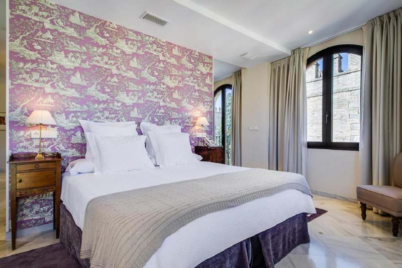 Suites Murillo Alcรกzar