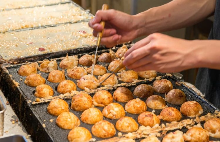 takoyaki en los restaurantes de Osaka