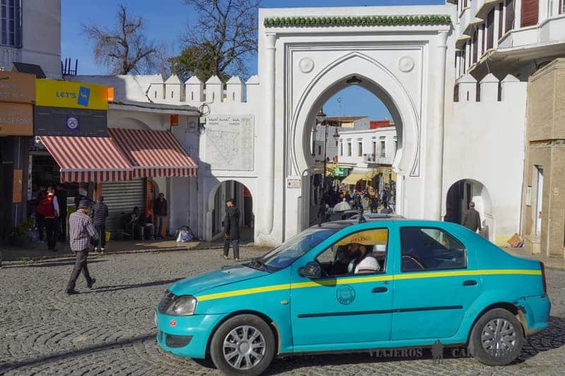 Taxi para ir a Asilah en una ruta por el norte de Marruecos en una semana
