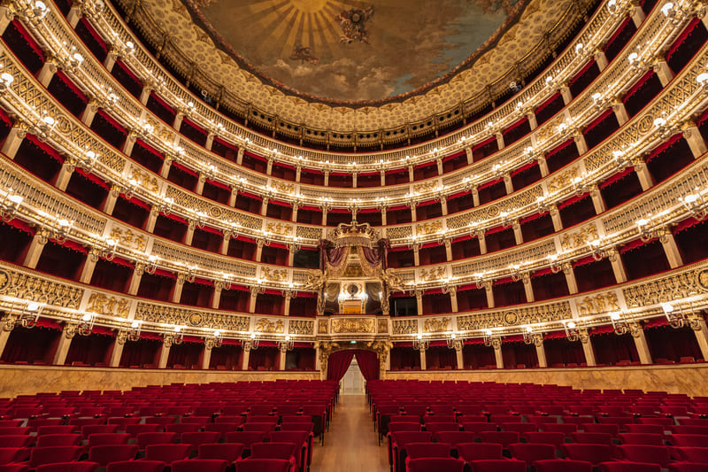 Teatro San Carlo que ver en napoles