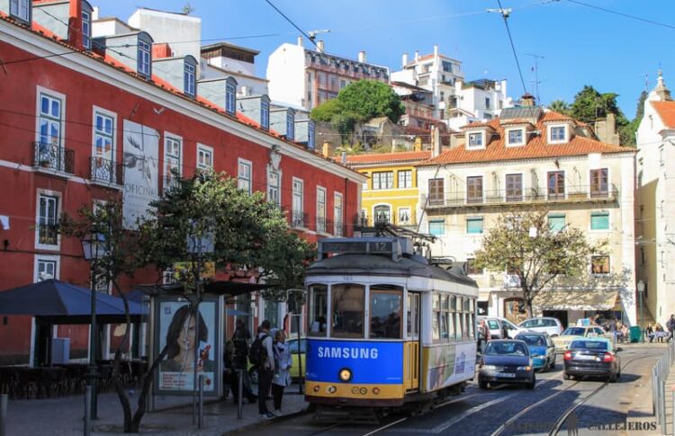 Tranvía en Lisboa en los consejos para viajar a Portugal