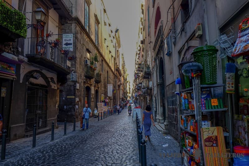 via dei tribunali que ver en napoles