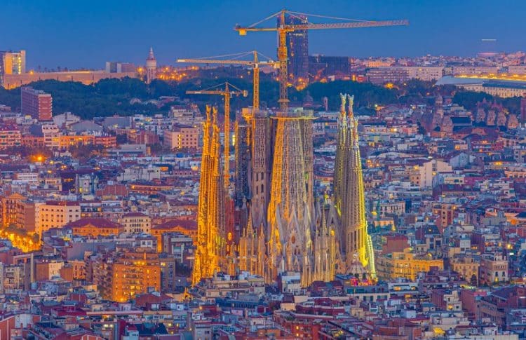 Visitar Sagrada Famila de noche