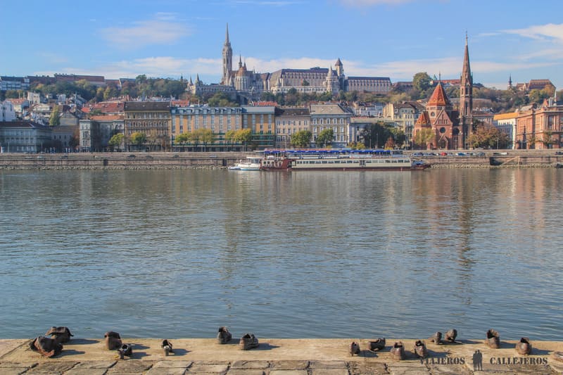 zapatos danubio que visitar en budapest